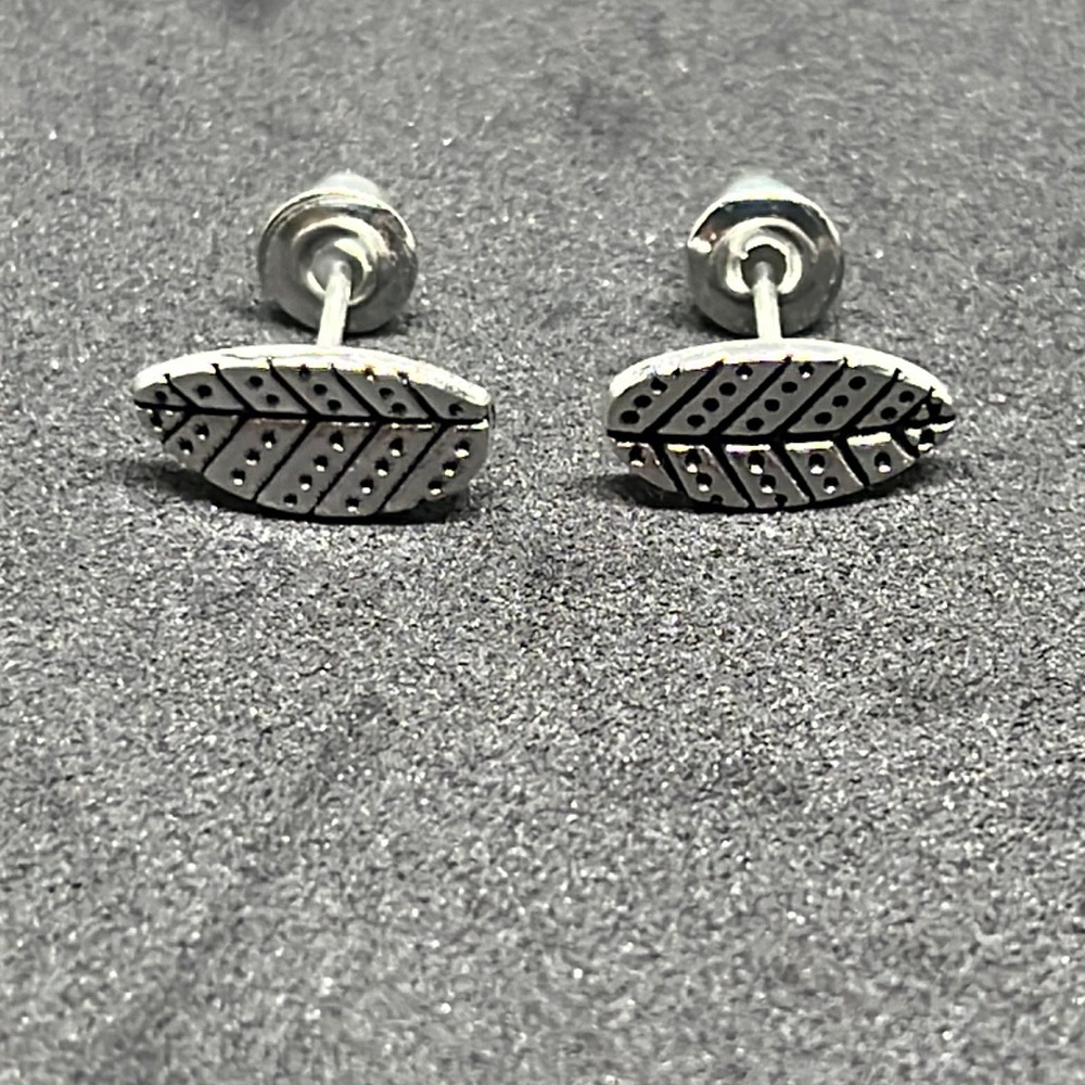 Earrings‎ leaf